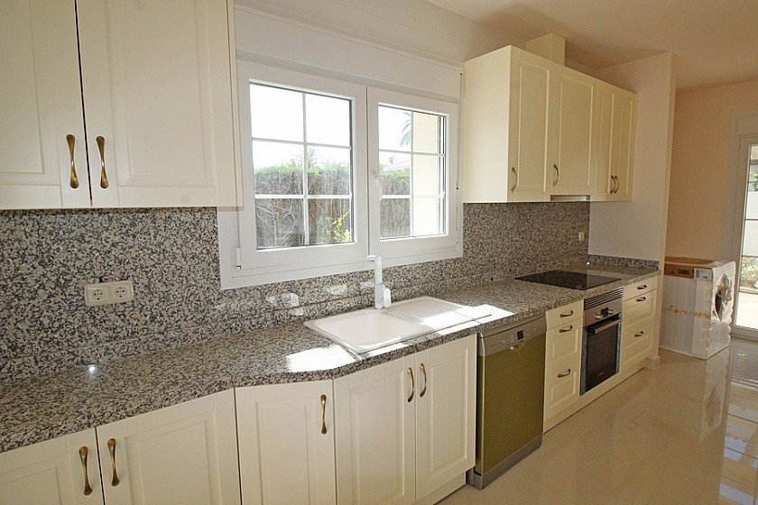 5 Bed Detached Villa in Cabo Roig