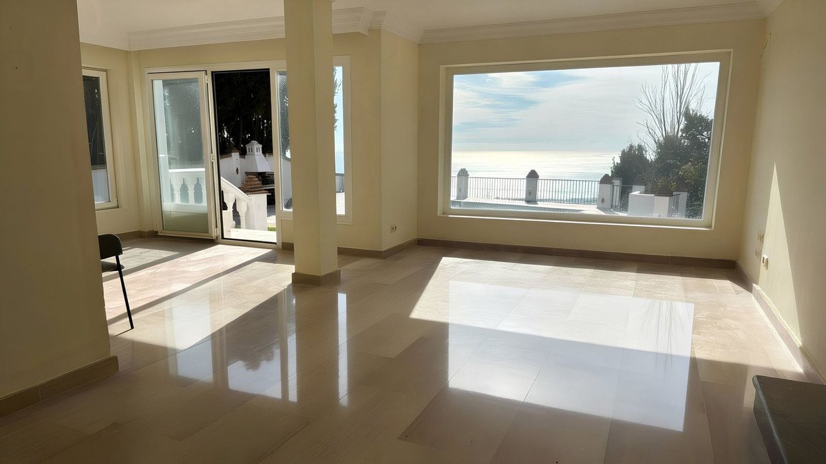 8 Bed Detached Villa in Ojén