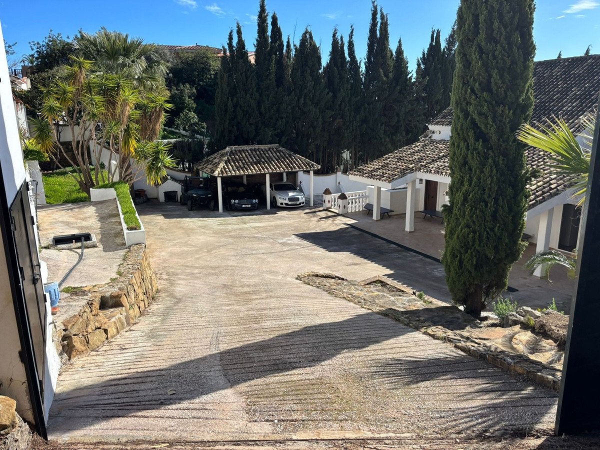 8 Bed Detached Villa in Ojén