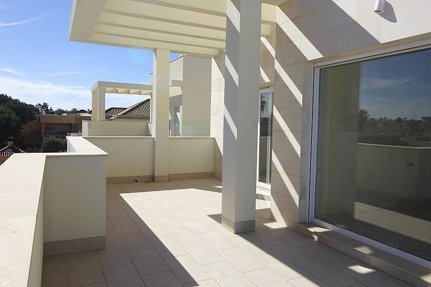 5 Bed Detached Villa in La Zenia