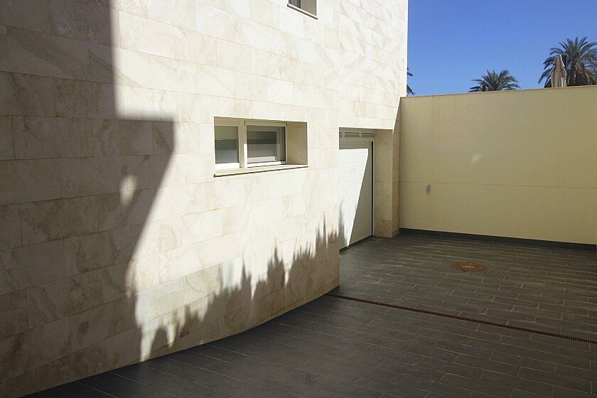 5 Bed Detached Villa in La Zenia