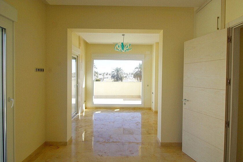 5 Bed Detached Villa in La Zenia