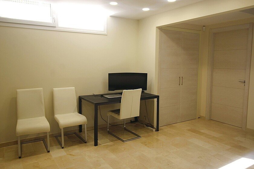 5 Bed Detached Villa in La Zenia