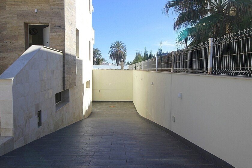 5 Bed Detached Villa in La Zenia