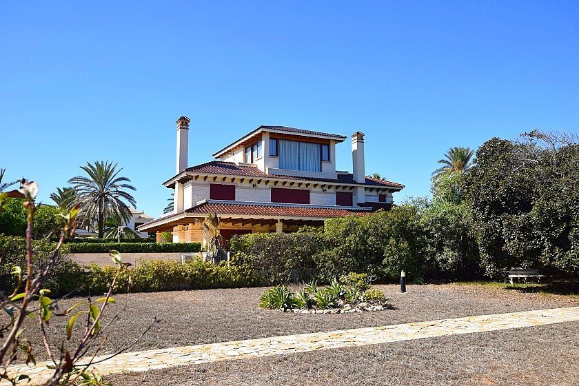 7 Bed Detached Villa in Cabo Roig