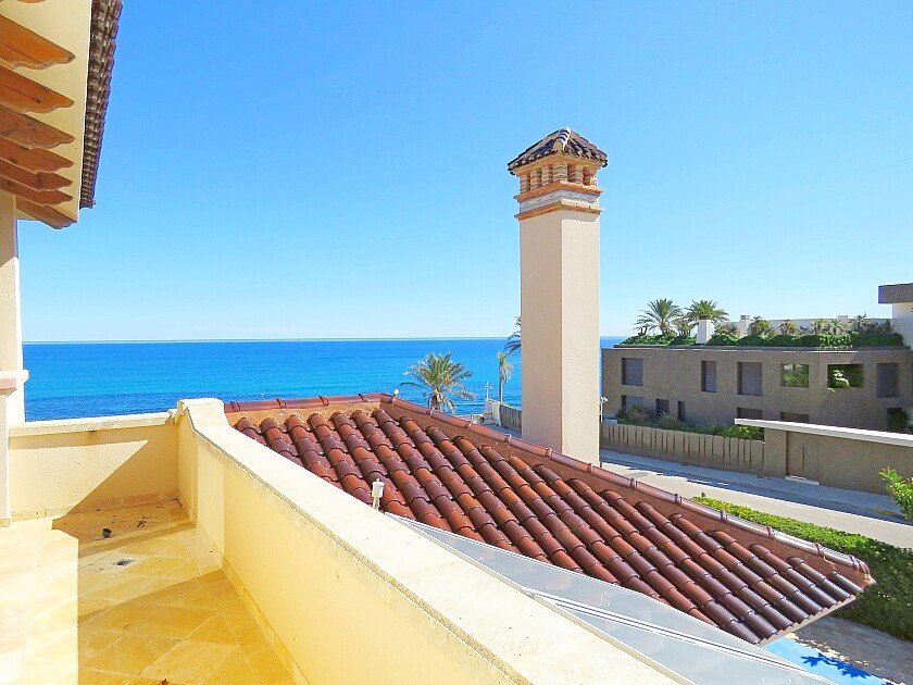 7 Bed Detached Villa in Cabo Roig
