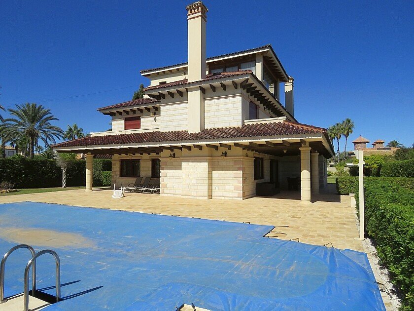 7 Bed Detached Villa in Cabo Roig
