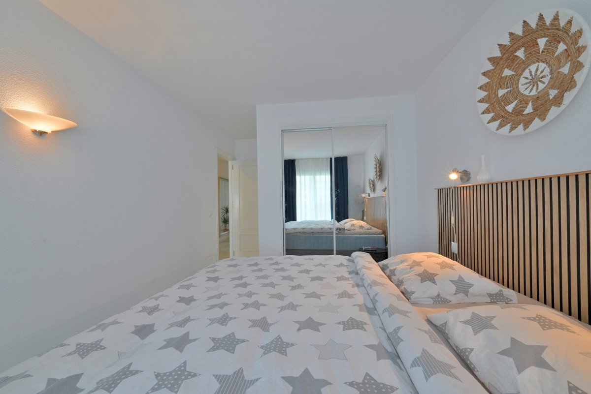 2 Bed Middle Floor Apartment in Calahonda