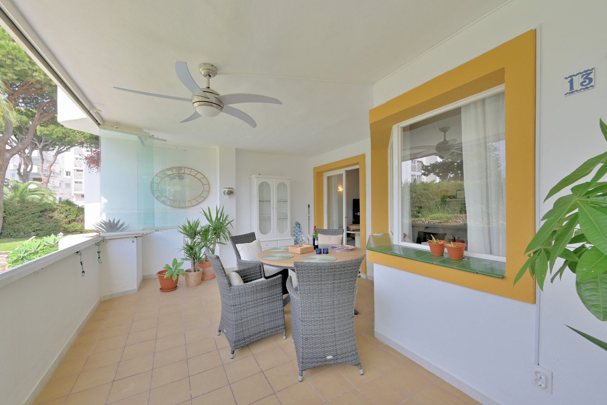 2 Bed Middle Floor Apartment in Calahonda