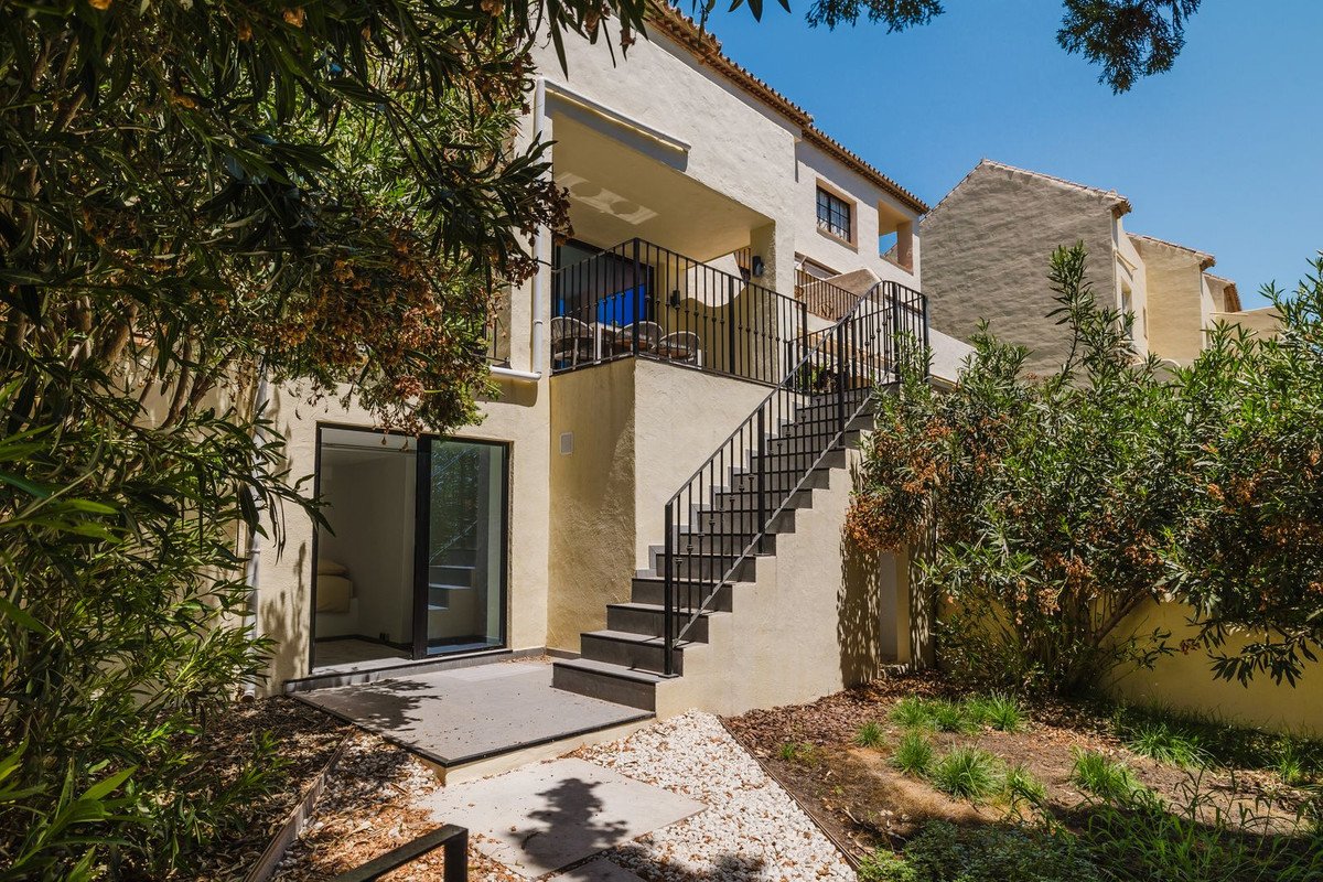 3 Bed Townhouse in Aloha