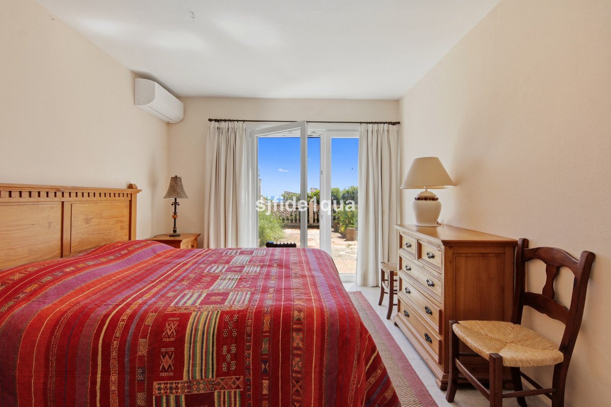 3 Bed Detached Villa in Estepona