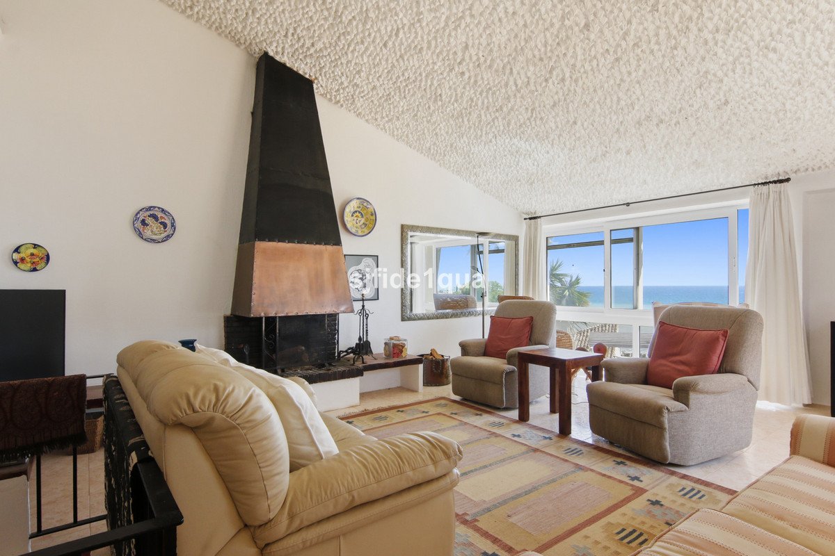 3 Bed Detached Villa in Estepona