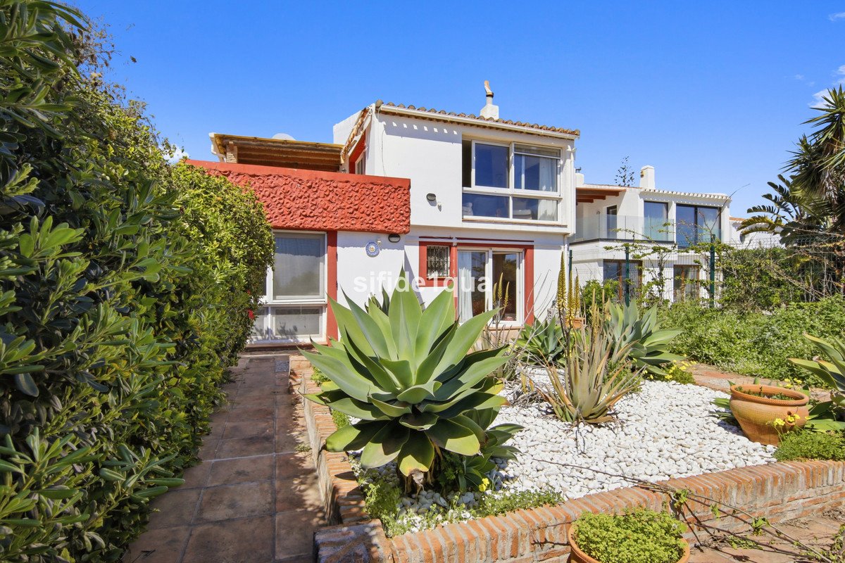 3 Bed Detached Villa in Estepona