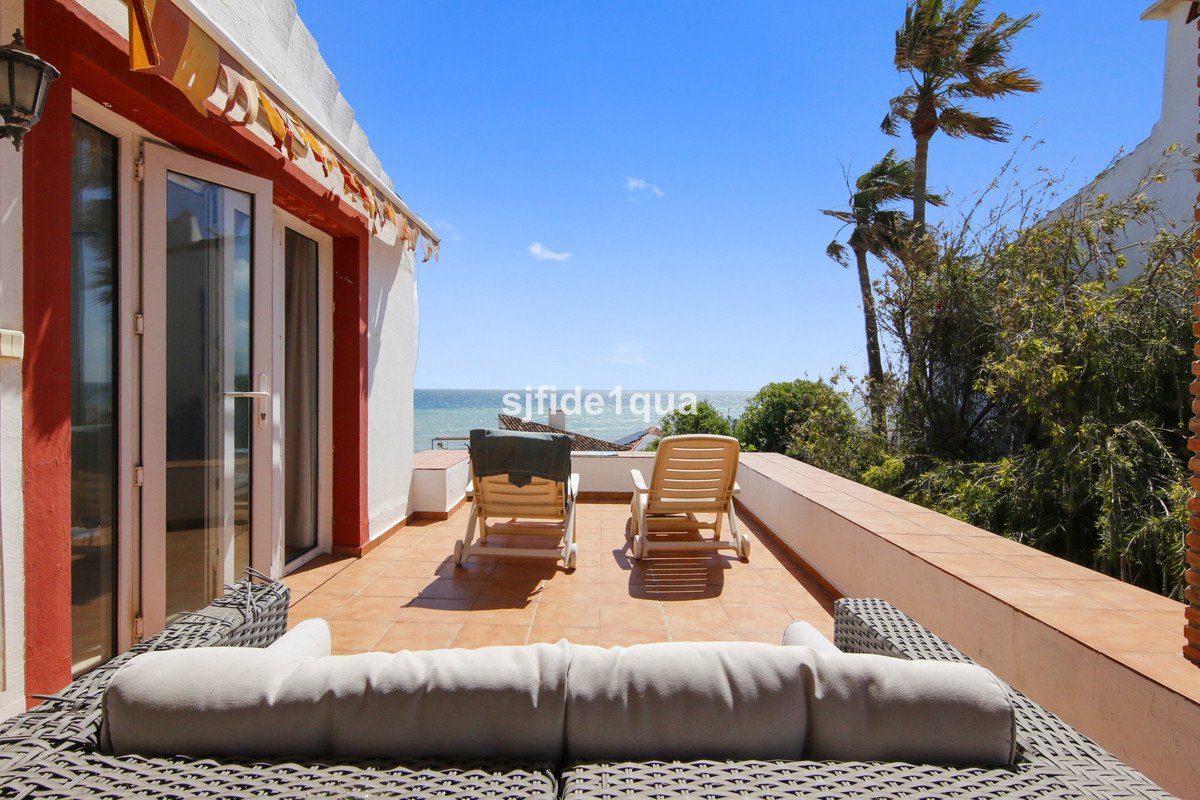 3 Bed Detached Villa in Estepona