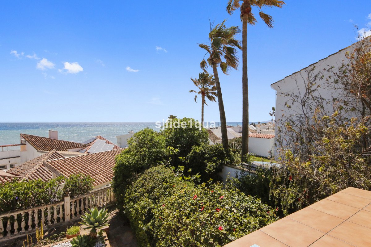 3 Bed Detached Villa in Estepona