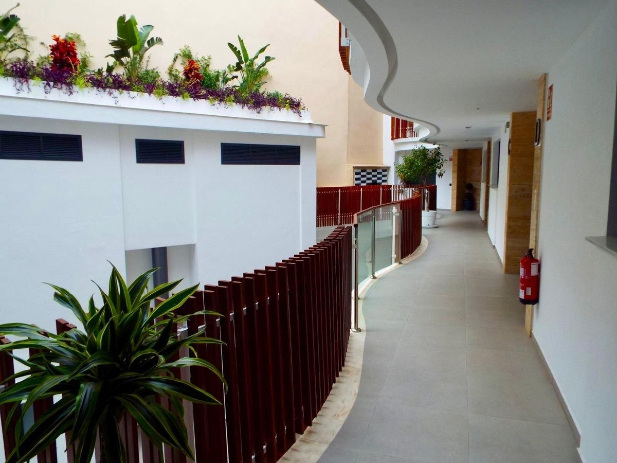 1 Bed Middle Floor Apartment in Estepona