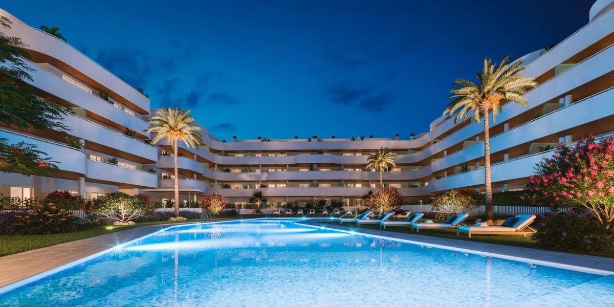2 Bed Middle Floor Apartment in Torrox Costa