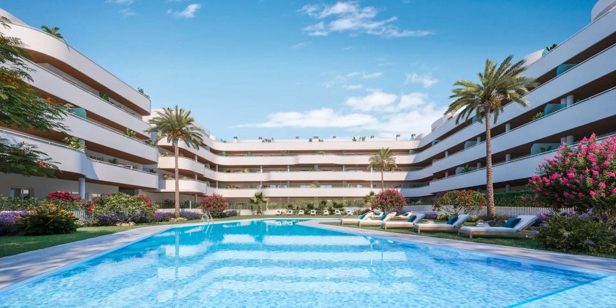 2 Bed Middle Floor Apartment in Torrox Costa