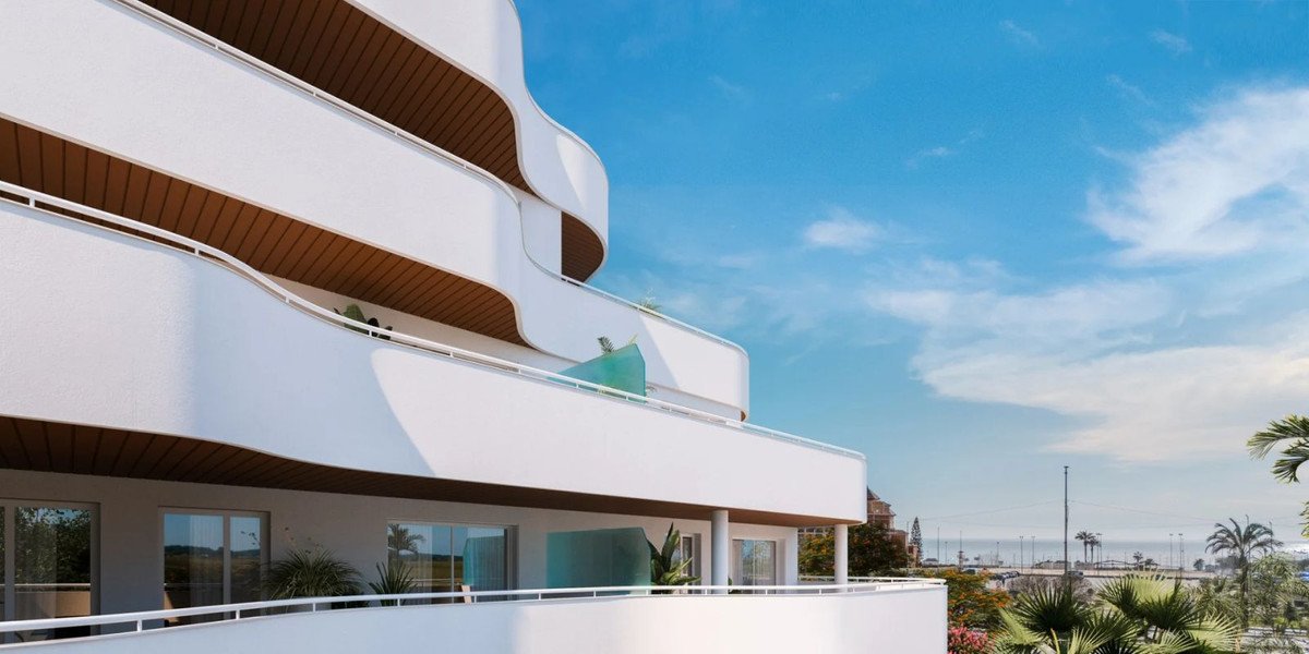 2 Bed Middle Floor Apartment in Torrox Costa