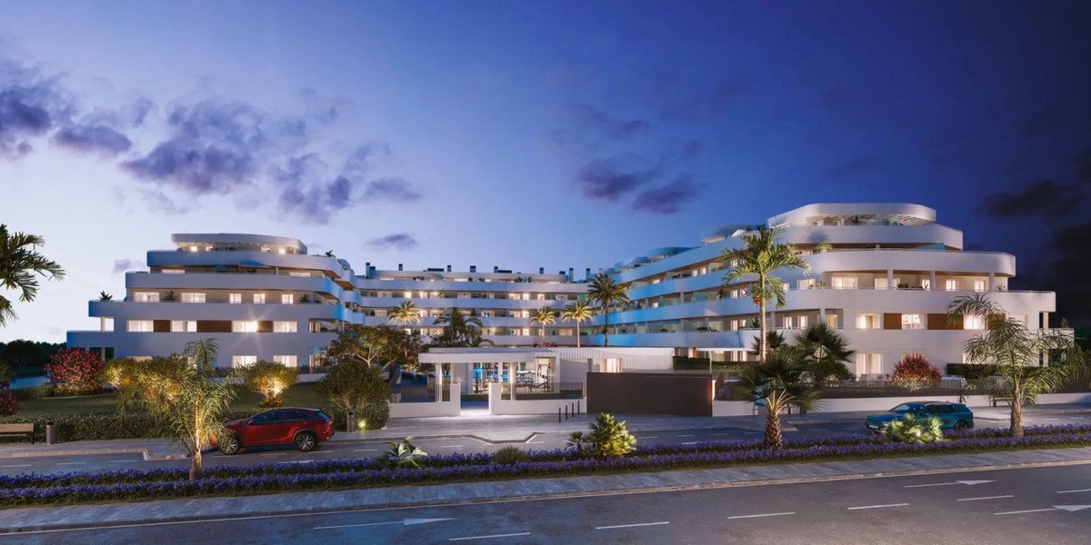 2 Bed Middle Floor Apartment in Torrox Costa