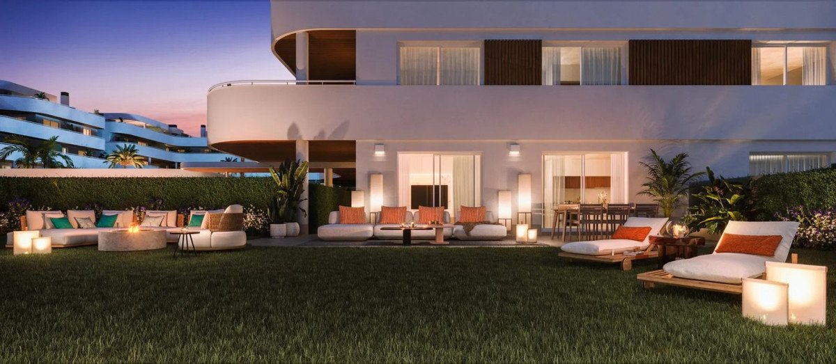 2 Bed Middle Floor Apartment in Torrox Costa