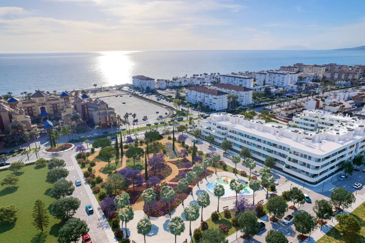 2 Bed Middle Floor Apartment in Torrox Costa