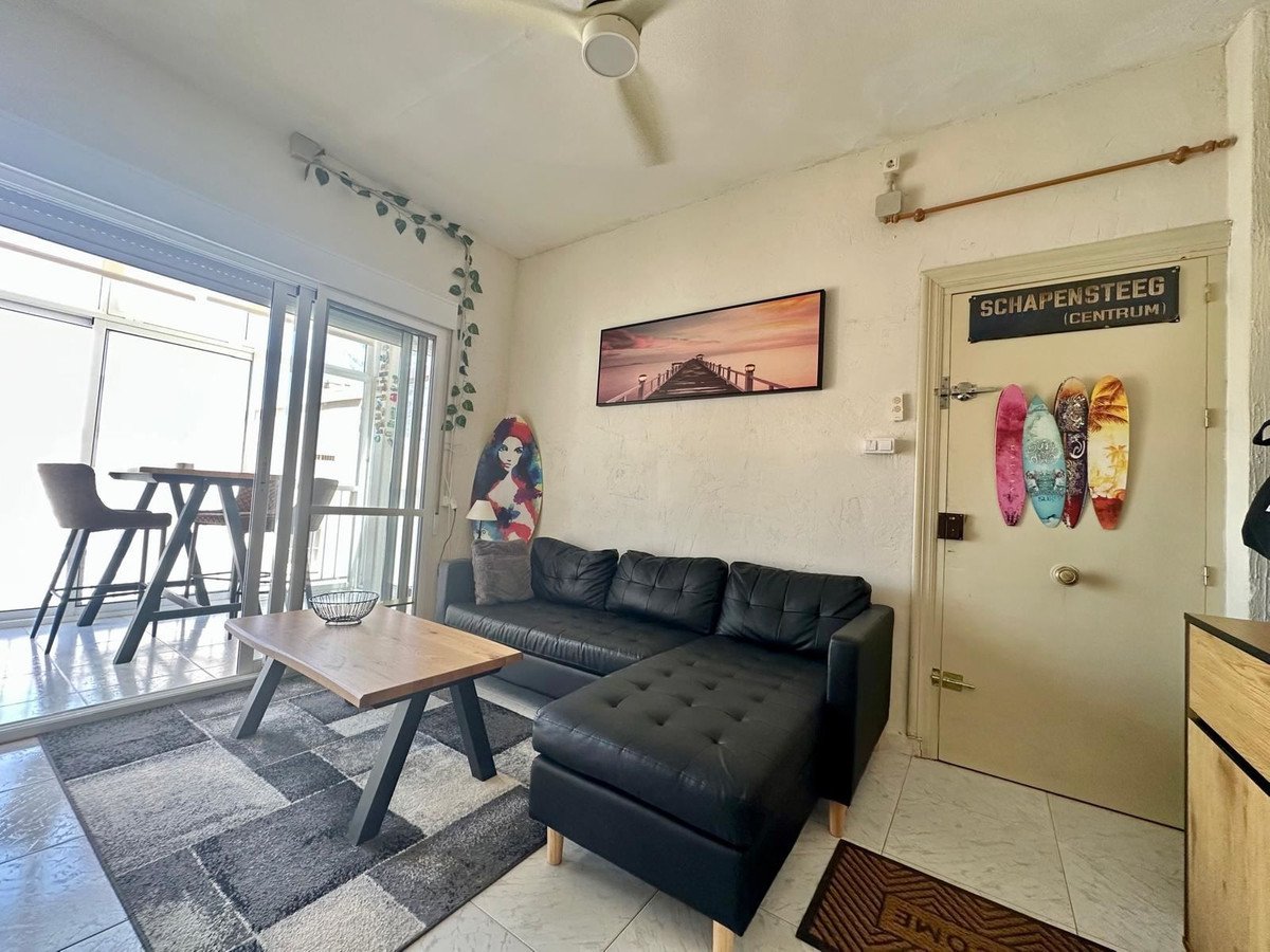 2 Bed Middle Floor Apartment in Los Urrutias