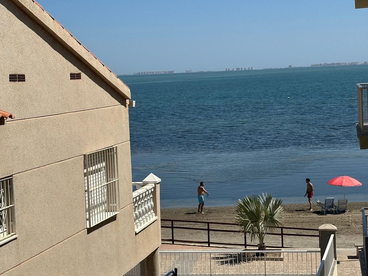 2 Bed Middle Floor Apartment in Los Urrutias