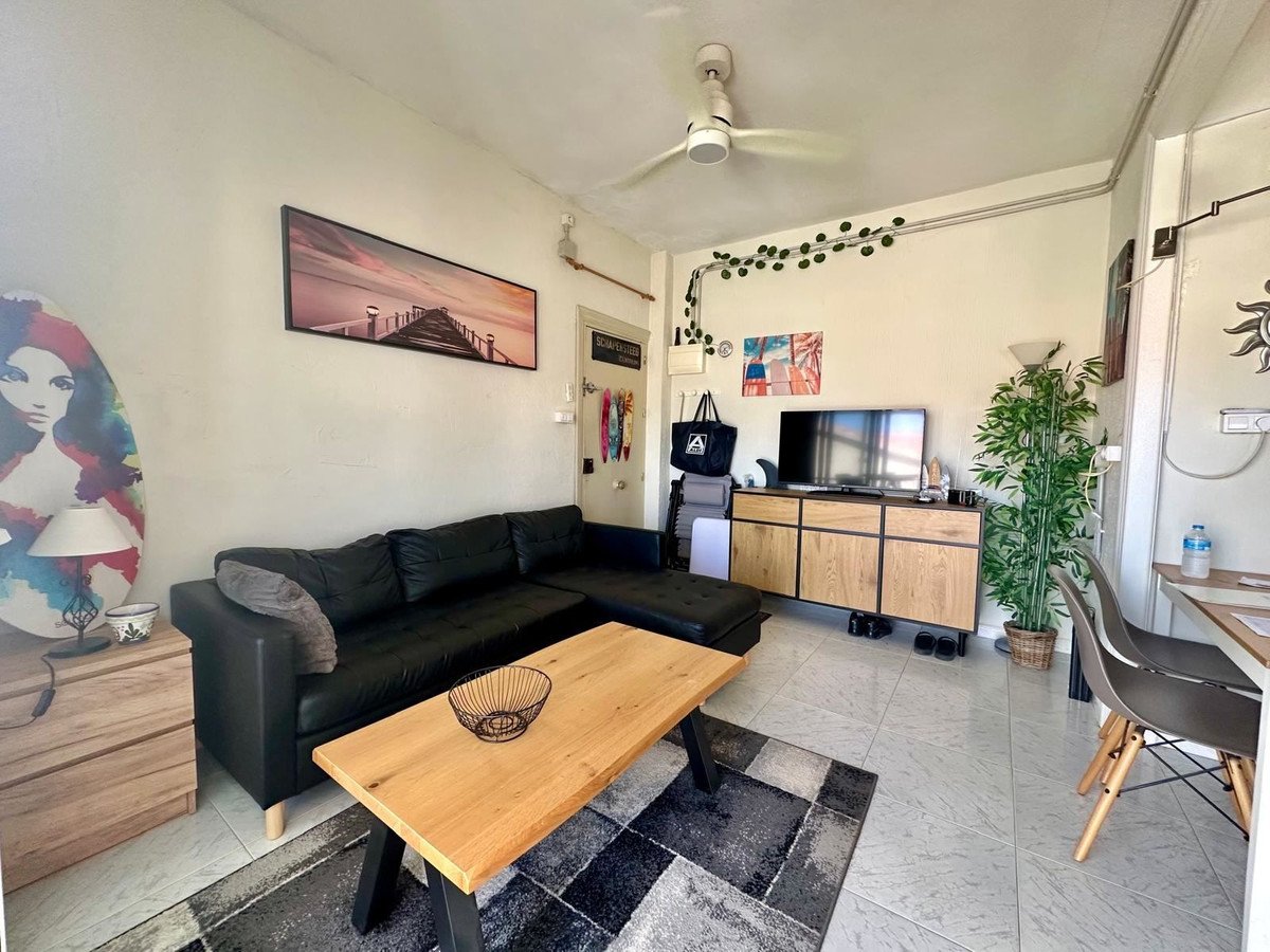 2 Bed Middle Floor Apartment in Los Urrutias