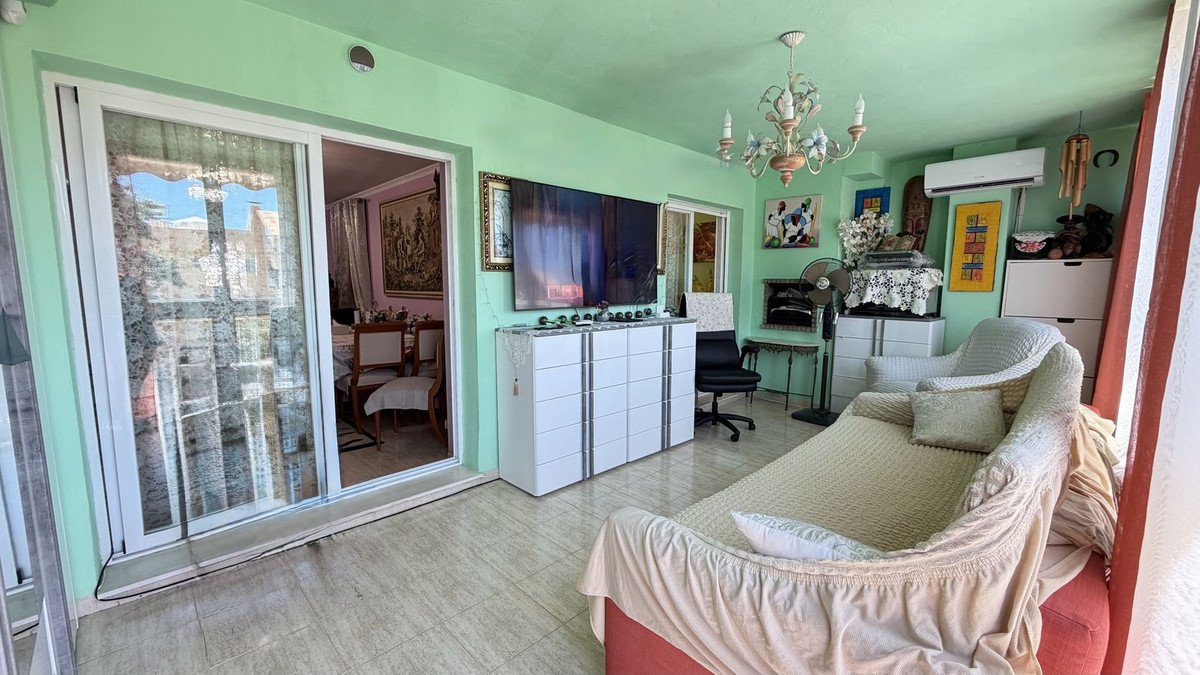 1 Bed Middle Floor Apartment in Calahonda