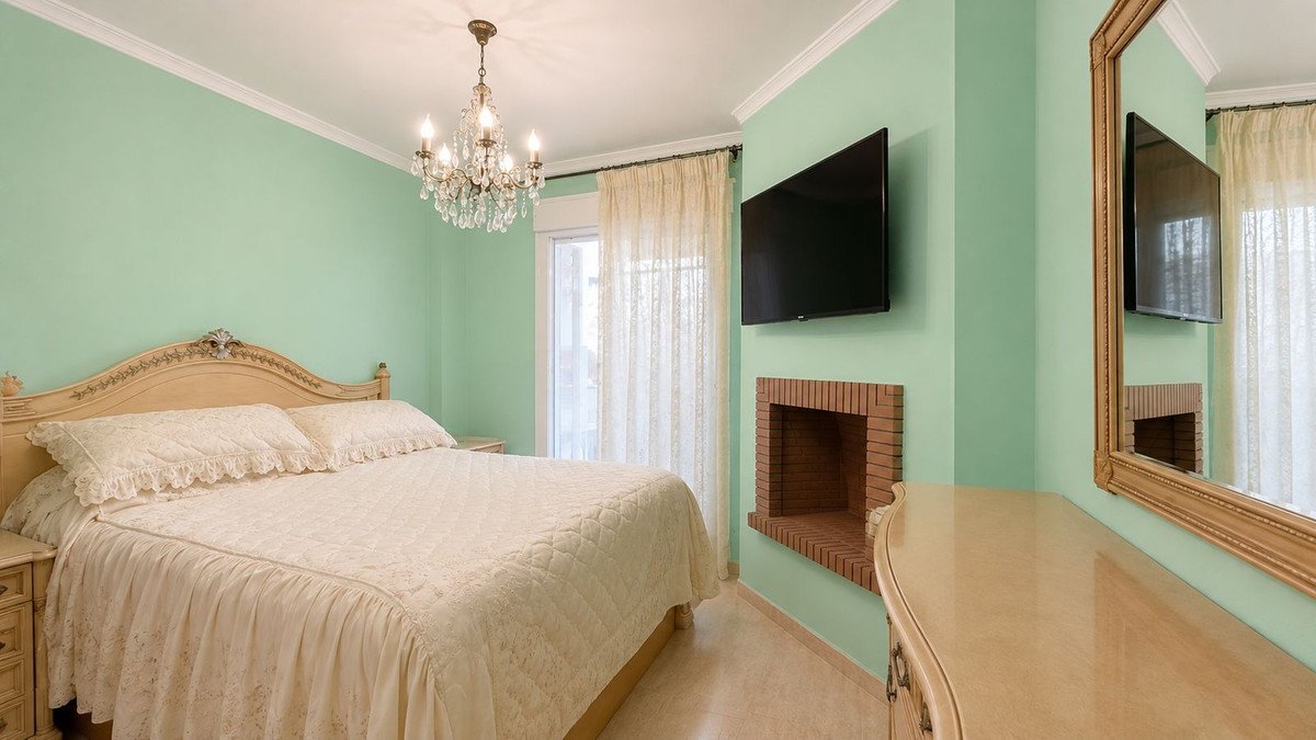 1 Bed Middle Floor Apartment in Calahonda