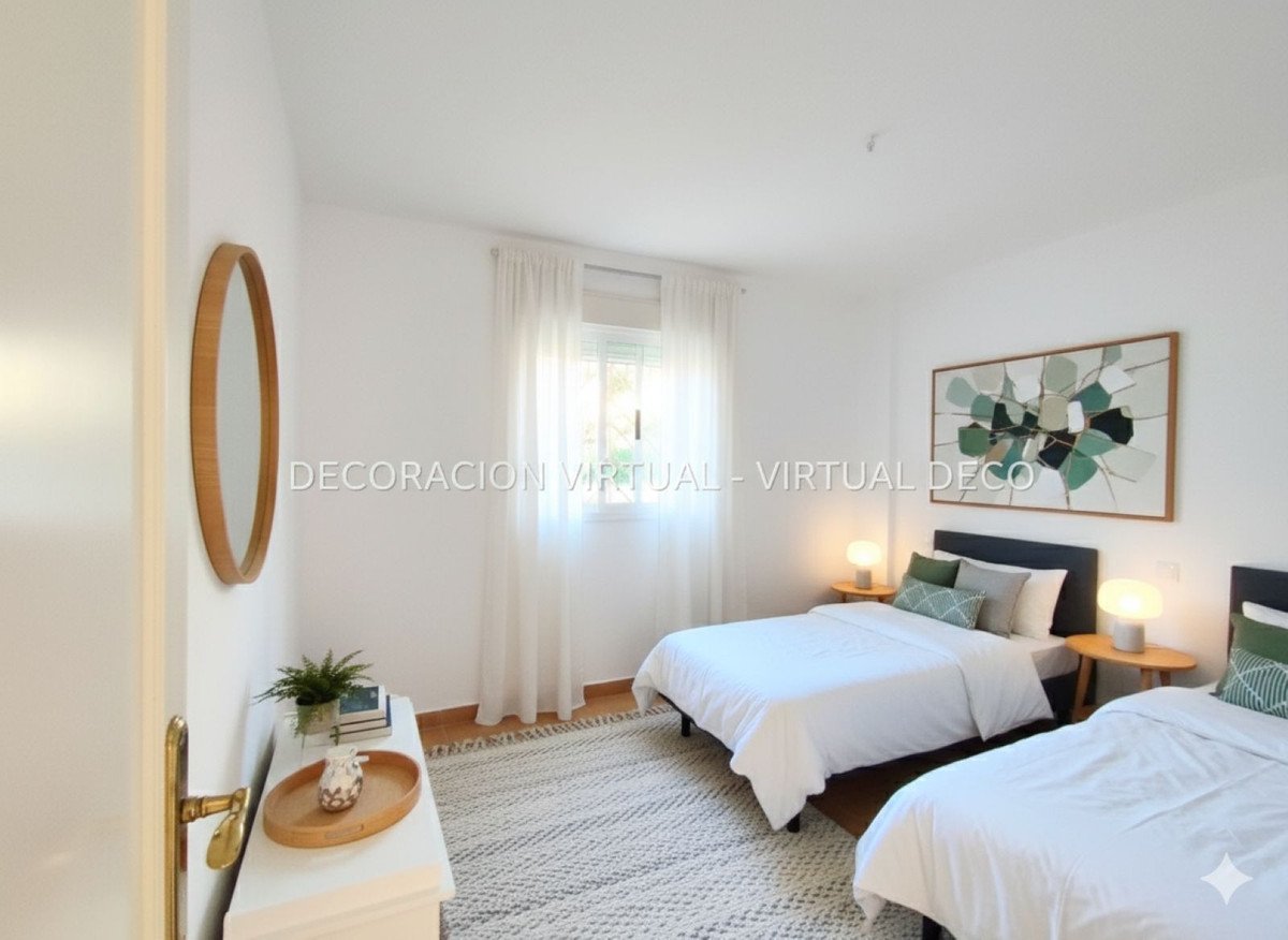 2 Bed Middle Floor Apartment in Calahonda