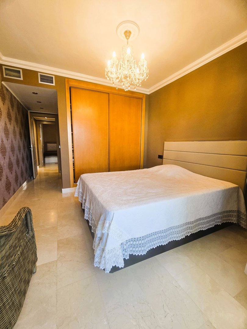 2 Bed Middle Floor Apartment in Calahonda