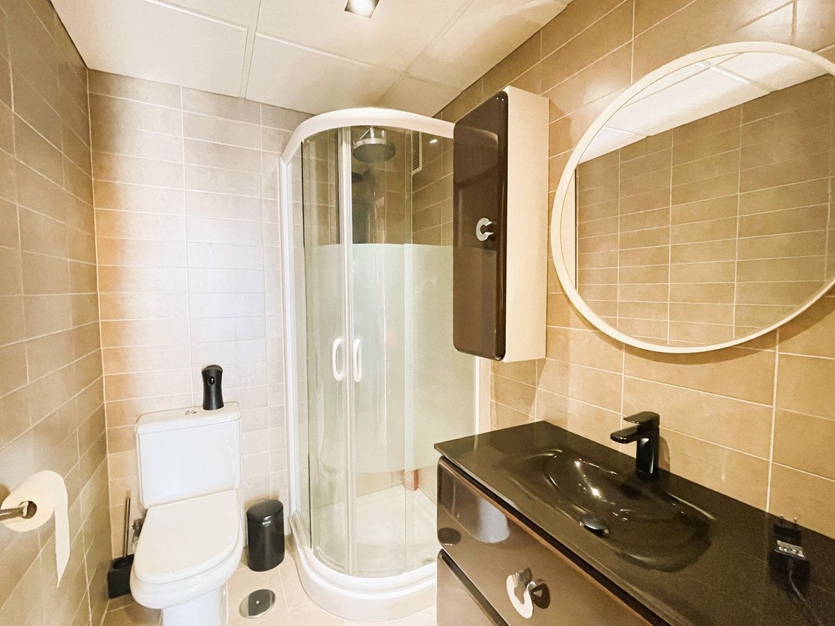 2 Bed Middle Floor Apartment in Calahonda