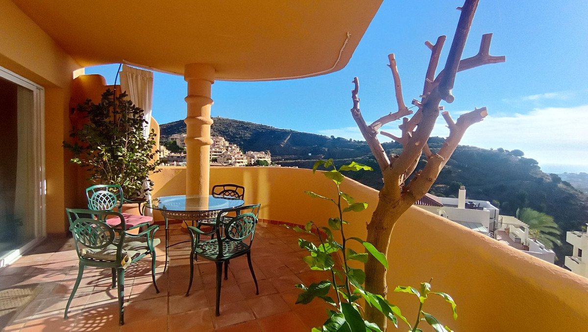 2 Bed Penthouse Duplex in Calahonda