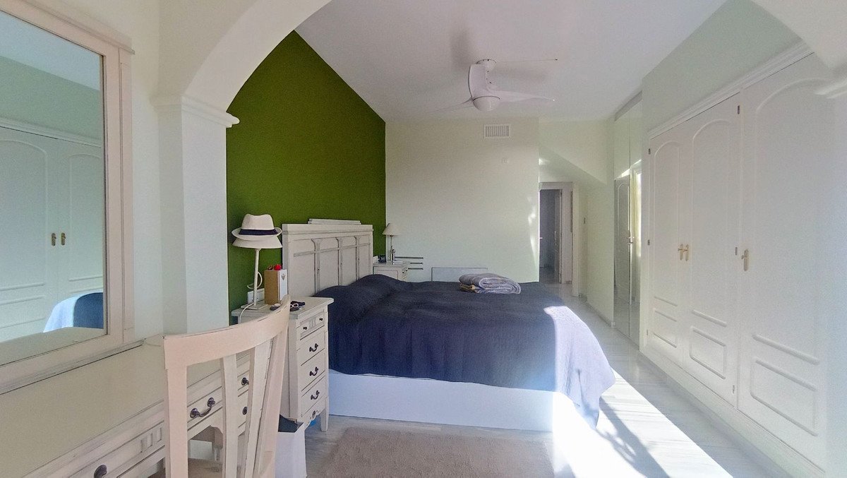 2 Bed Penthouse Duplex in Calahonda