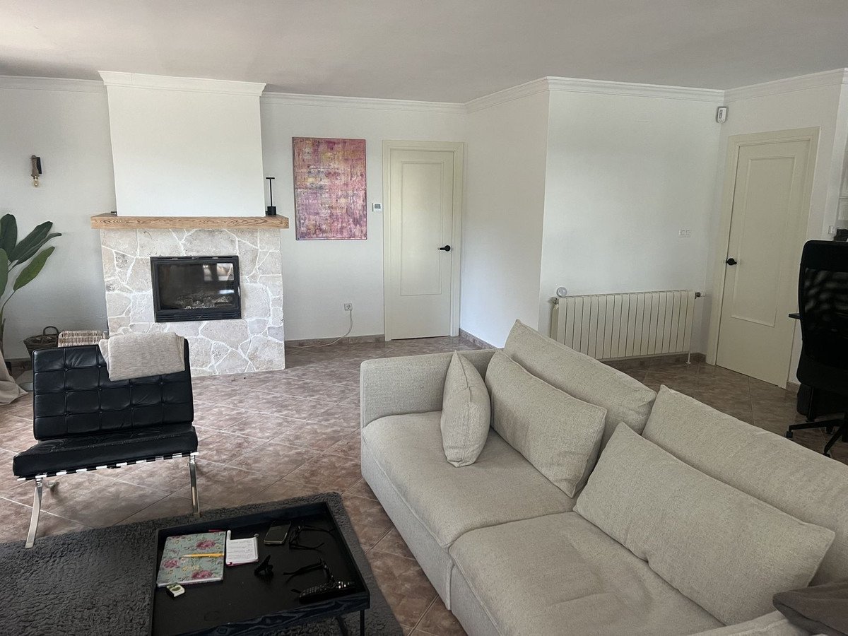 3 Bed Detached Villa in Finestrat
