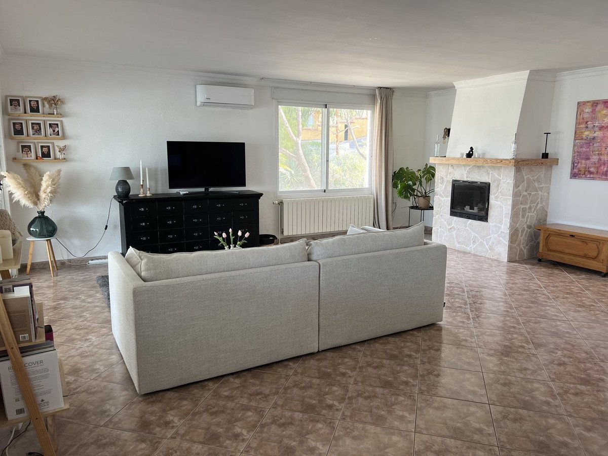 3 Bed Detached Villa in Finestrat