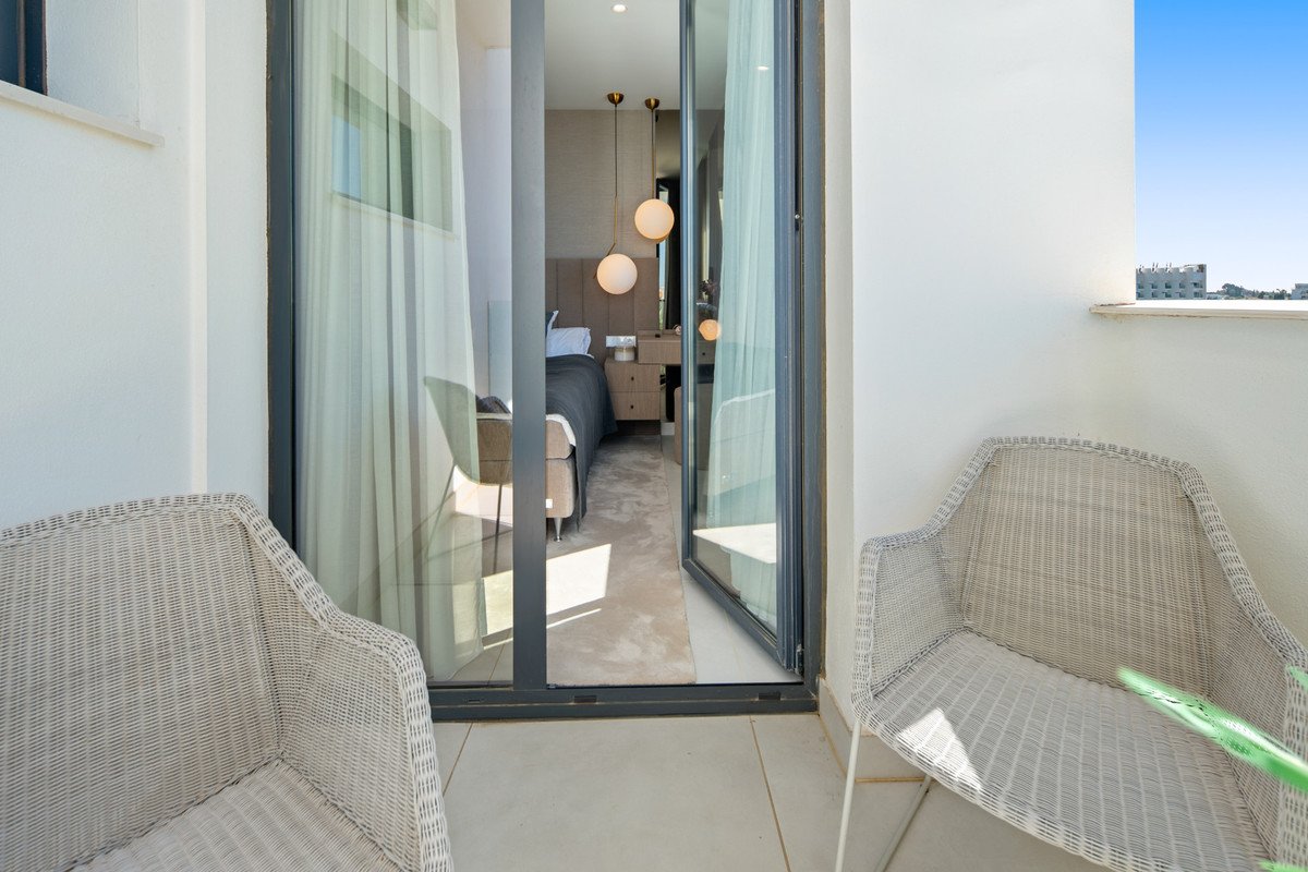 3 Bed Middle Floor Apartment in Fuengirola