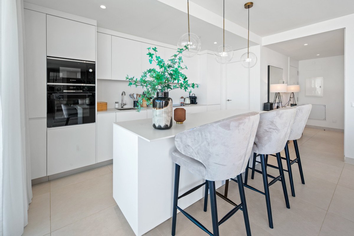 3 Bed Middle Floor Apartment in Fuengirola