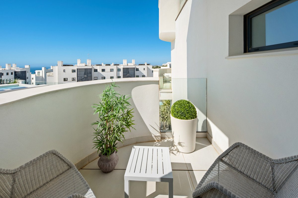 3 Bed Middle Floor Apartment in Fuengirola