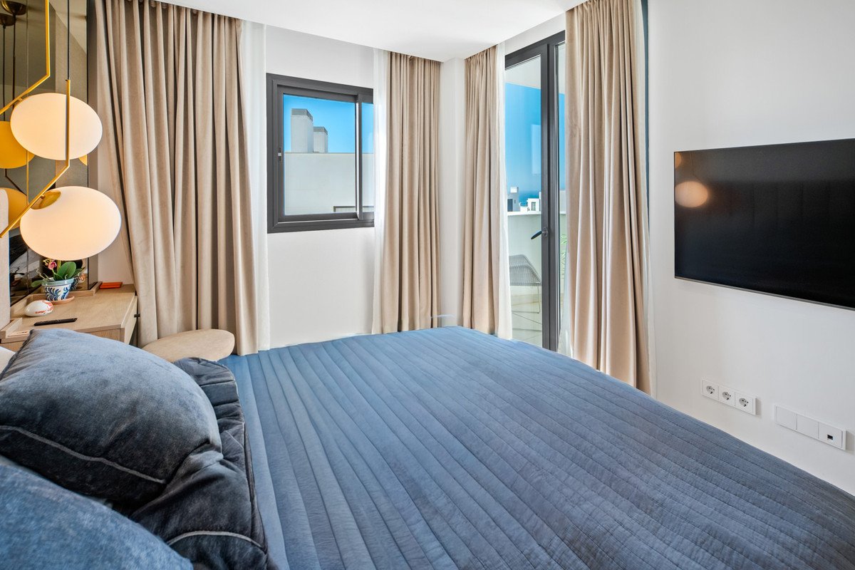 3 Bed Middle Floor Apartment in Fuengirola