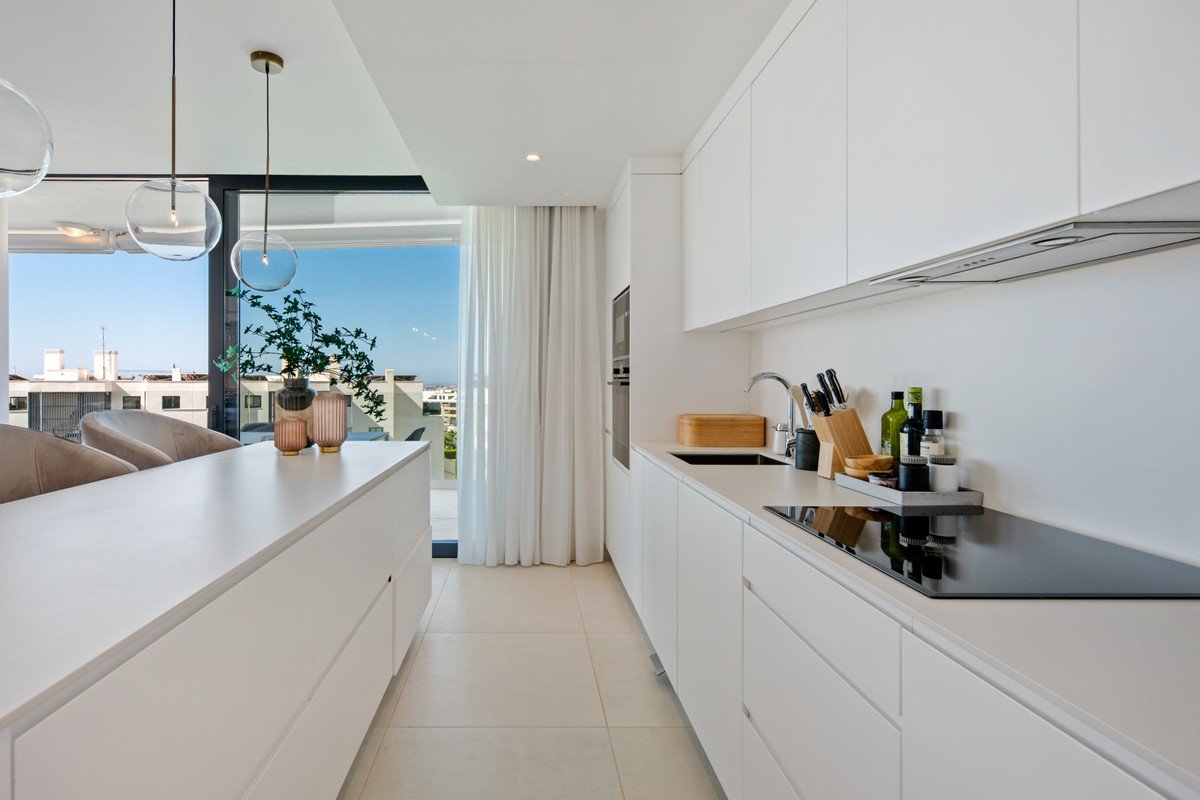 3 Bed Middle Floor Apartment in Fuengirola