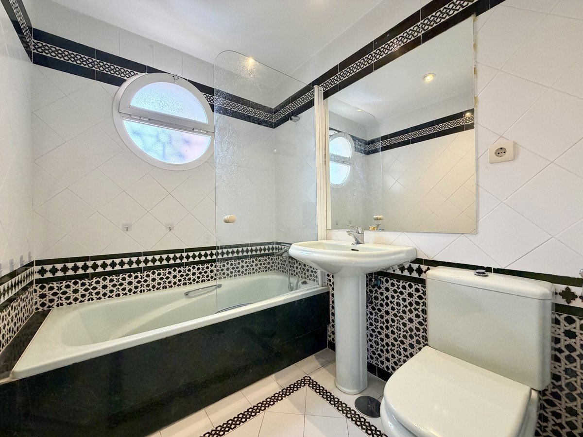 2 Bed Townhouse in Estepona