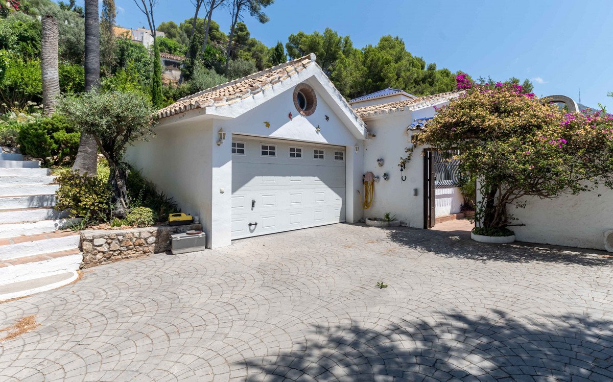 5 Bed Detached Villa in Mijas
