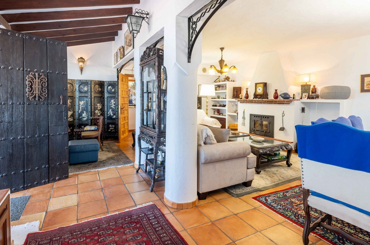 5 Bed Detached Villa in Mijas