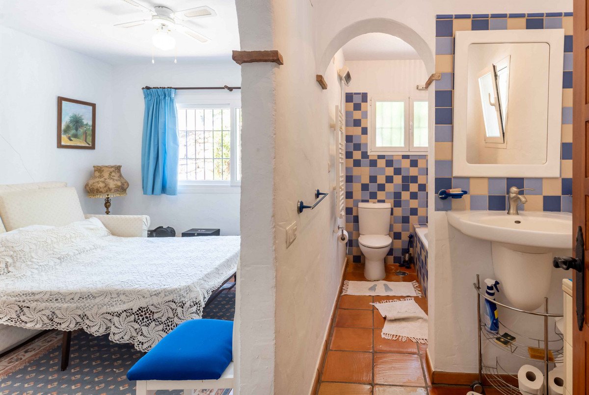 5 Bed Detached Villa in Mijas