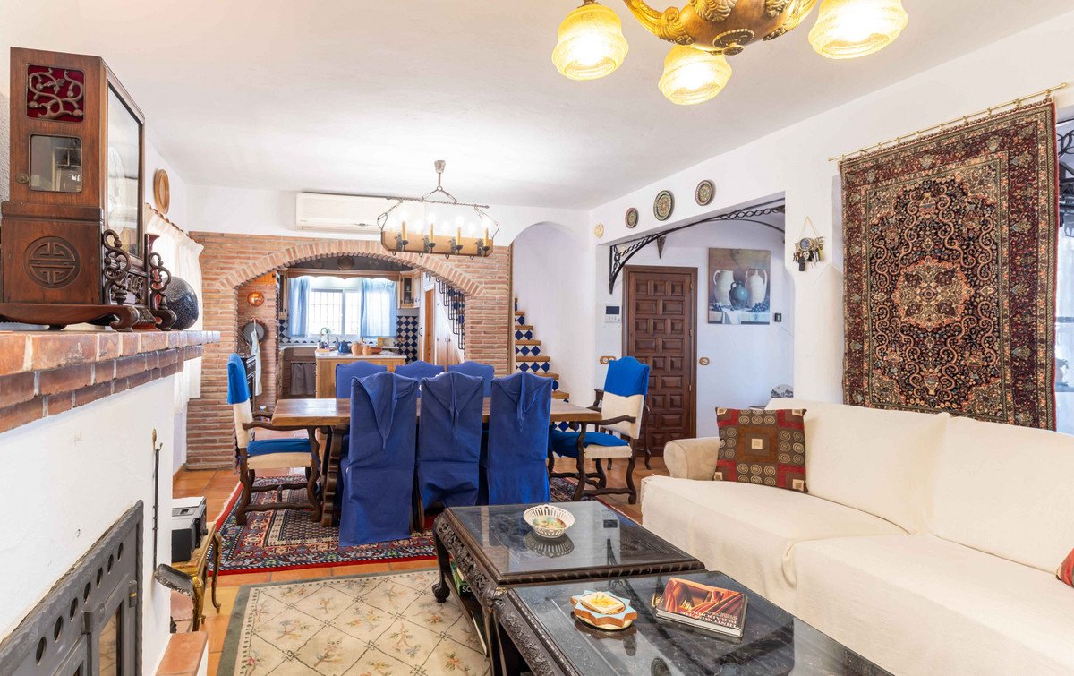 5 Bed Detached Villa in Mijas
