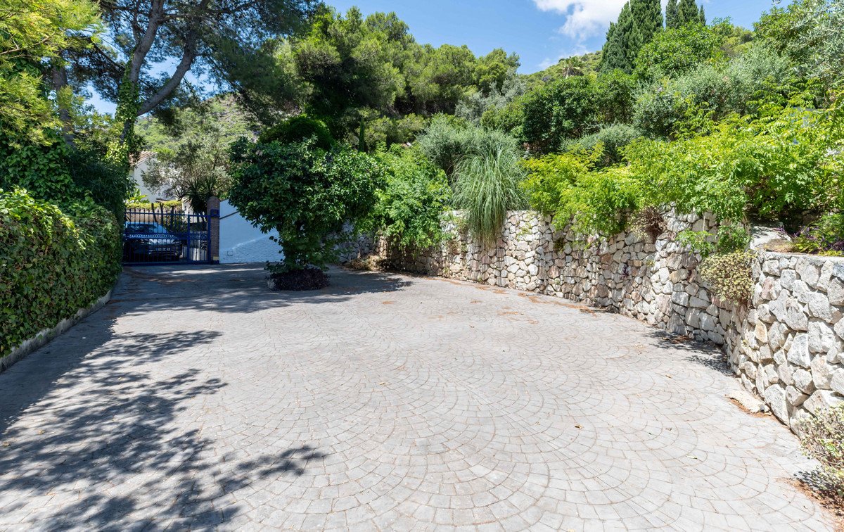 5 Bed Detached Villa in Mijas