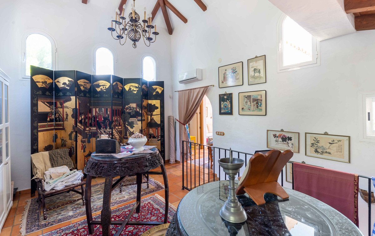 5 Bed Detached Villa in Mijas